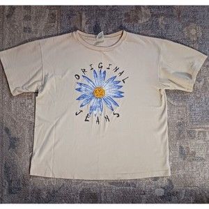 Vintage Levi's Women's Single Stitch T Shirt Size S/M Daisy Made in the USA 90s